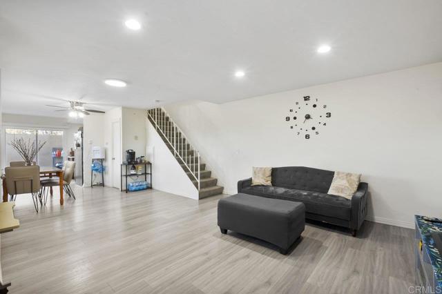 1450 Melrose Avenue, Chula Vista CA: https://media.crmls.org/mediaz/88e5be7a-d0ba-485e-8fdc-12574da9b74a.jpg