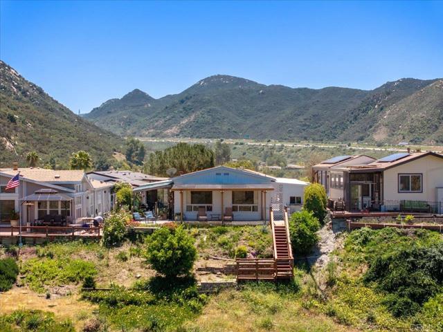 8975 Lawrence Welk Dr, Escondido CA: https://media.crmls.org/mediaz/88e68876-6983-49c1-bdd7-47d3f5a21304.jpg