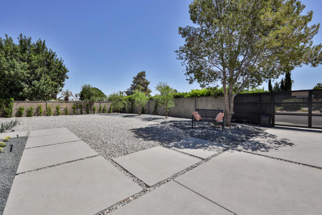 32299 Whispering Palms Trail, Cathedral City CA: https://media.crmls.org/mediaz/88e796e9-1c54-49c0-bb90-347a78af3f55.jpg