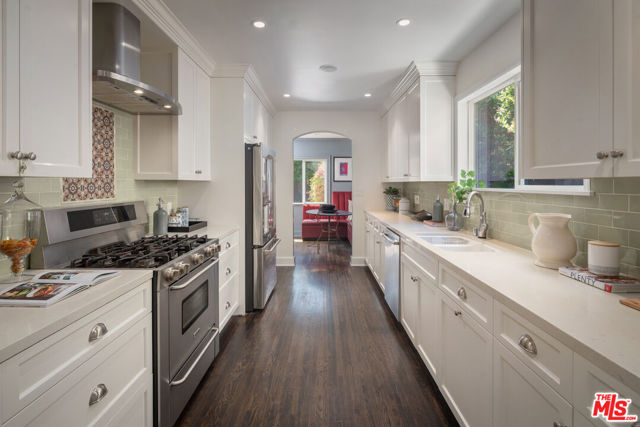 729 N Stanley Avenue, Los Angeles CA: https://media.crmls.org/mediaz/88e7a244-15f3-4324-bf91-ed04c8c79ca5.jpg