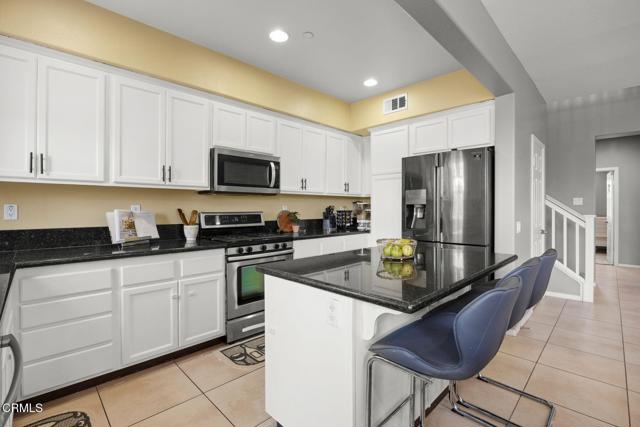 3102 N Oxnard Boulevard, Oxnard CA: https://media.crmls.org/mediaz/88e903d3-4656-414b-b66f-89955247186d.jpg