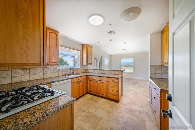 38960 62 Magee Rd, Pala CA: https://media.crmls.org/mediaz/88e9606b-60eb-4479-80f0-713ba90ffcf9.jpg