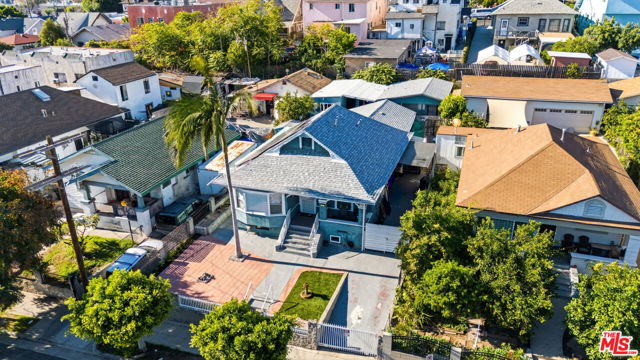 547 N St Louis Street, Los Angeles CA: https://media.crmls.org/mediaz/88e9d5bf-0906-4b26-8615-53c43ce013d3.jpg