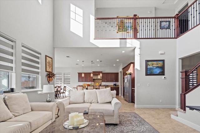 3013 Arido Way, Marina CA: https://media.crmls.org/mediaz/88ea51ce-42c0-427c-a6a1-65e360b991e4.jpg