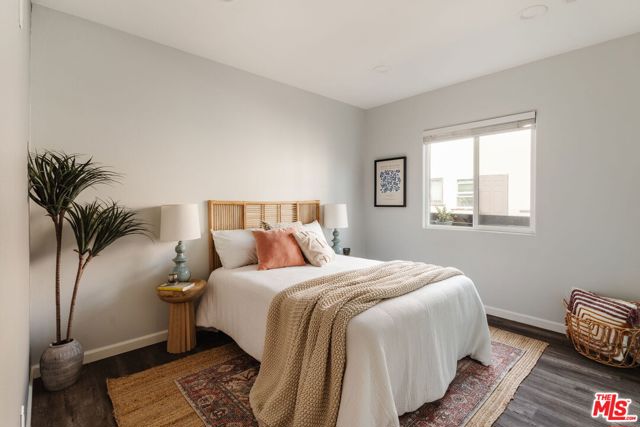 4427 Alumni Avenue, Los Angeles CA: https://media.crmls.org/mediaz/88ea70e9-7781-46e5-93b9-ca6a8553efa4.jpg