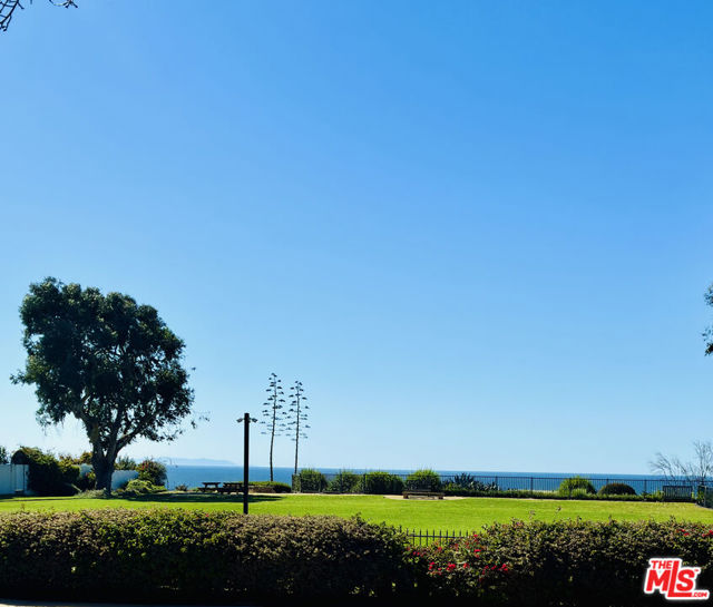 515 Chapala Drive, Pacific Palisades CA: https://media.crmls.org/mediaz/88eaa87b-a5cc-4ca7-8ca1-f7a46f46fa32.jpg