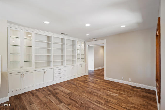 1027 Garrido Drive, Camarillo CA: https://media.crmls.org/mediaz/88eb0aa9-f808-4f96-ab4c-edc293d4e528.jpg