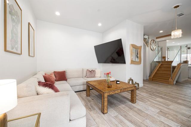 1215 17 Grand Ave, San Diego CA: https://media.crmls.org/mediaz/88eb9ce8-75e2-47eb-9e64-f730bb5f4437.jpg
