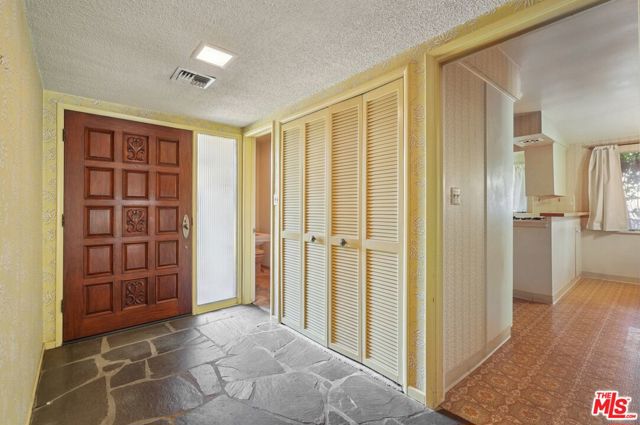 3684 Willowcrest Avenue, Studio City CA: https://media.crmls.org/mediaz/88ec295d-14a8-4af0-ba1a-f34ab4b9b802.jpg