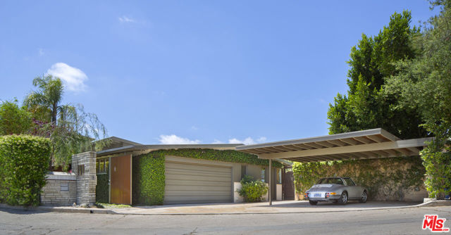 7400 Pyramid Place, Los Angeles CA: https://media.crmls.org/mediaz/88ec5bcc-f91c-4946-aa0b-033729a6d585.jpg