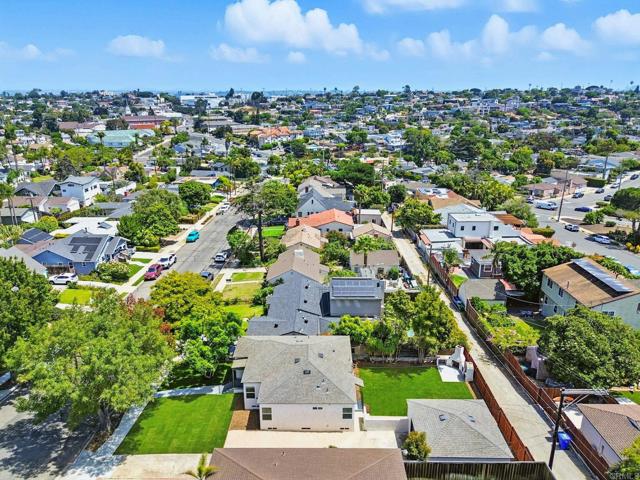 3777 Poe Street, San Diego CA: https://media.crmls.org/mediaz/88ec7623-d21f-465b-8b40-11c2885f23b4.jpg