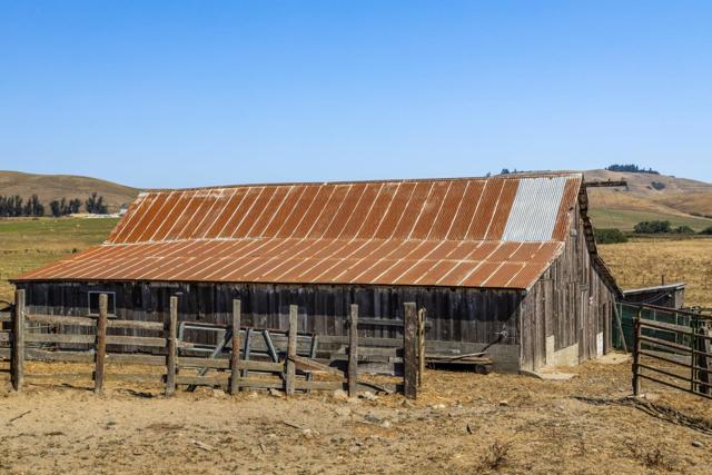 14550 Valley Ford Estero, Valley Ford CA: https://media.crmls.org/mediaz/88eca993-8b2c-444f-b42f-c6f4cb4abe39.jpg