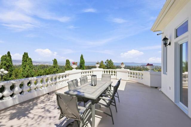 150 New Place Road, Hillsborough CA: https://media.crmls.org/mediaz/88ee0f68-f2a1-434a-a4d0-25b96f7507ec.jpg