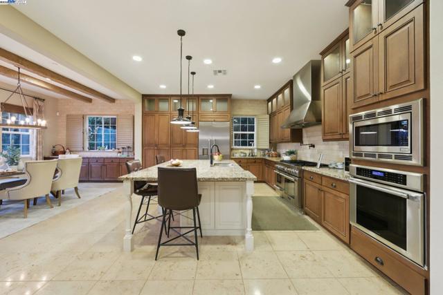 3885 Highpointe Ct, Dublin CA: https://media.crmls.org/mediaz/88ee777e-a61e-46ea-826f-0a032913abc7.jpg