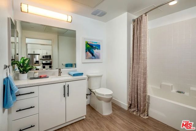 10568 Promenade Gateway, El Monte CA: https://media.crmls.org/mediaz/88ee8b0c-2020-48b0-88d2-32fafad40163.jpg