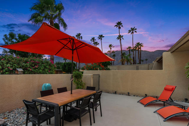 1334 Tiffany S Circle, Palm Springs CA: https://media.crmls.org/mediaz/88eef893-52f3-4dc0-9735-25cd8f12b689.jpg