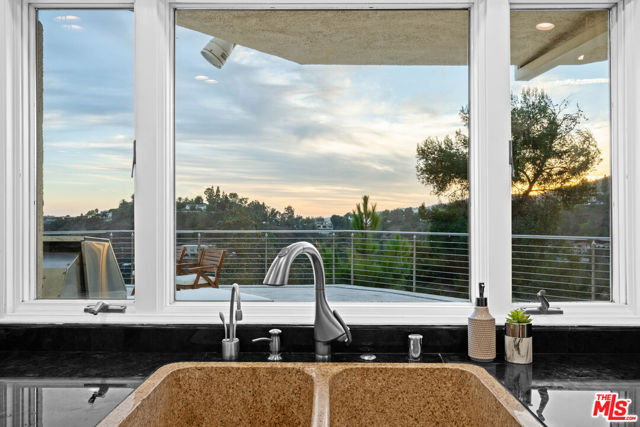 Drew Fenton | 1121 Roberto Lane Los Angeles CA | MLS: 7531913 Drew Fenton | 1121 Roberto Lane Los Angeles CA | MLS: 7531913