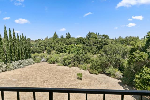 11027 Eastbrook Avenue, Los Altos CA: https://media.crmls.org/mediaz/88f0f5f9-a822-4ec0-aa36-91ab3b7b38d7.jpg
