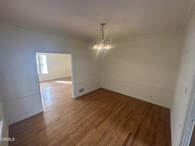 Detail Gallery Image 4 of 11 For 130 Orlando Ave #130 1/2,  Los Angeles,  CA 90048 - 2 Beds | 1 Baths