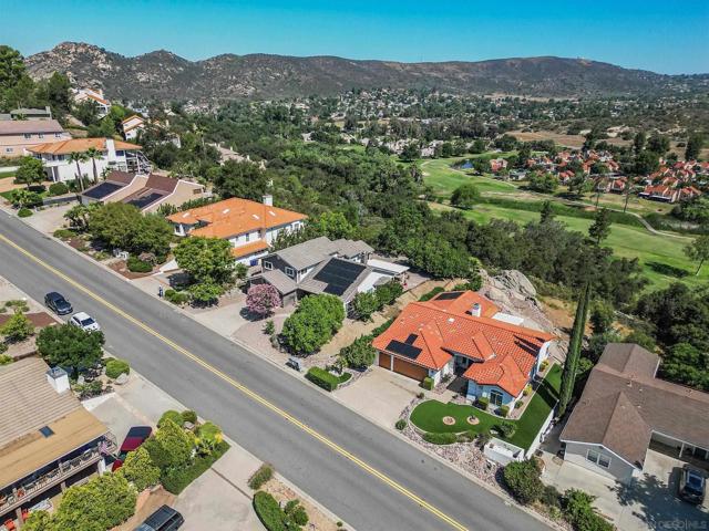 15549 Vista Vicente Dr, Ramona CA: https://media.crmls.org/mediaz/88f13d22-a346-4f30-b128-9da1d1228f31.jpg