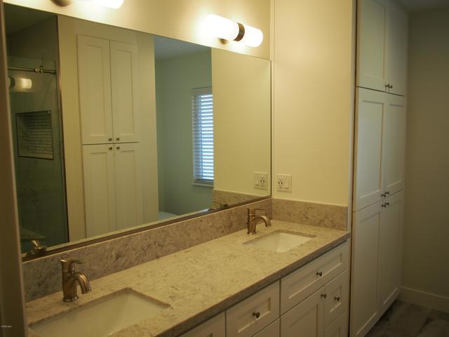 211 Windtree Avenue, Thousand Oaks CA: https://media.crmls.org/mediaz/88f233e5-7550-42d7-9e70-d8ace463fae4.jpg