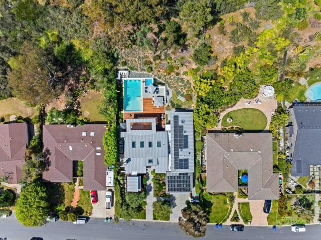 6672 Avenida Andorra, La Jolla CA: https://media.crmls.org/mediaz/88f2365a-bba5-4318-b3e1-4018bde2922a.jpg