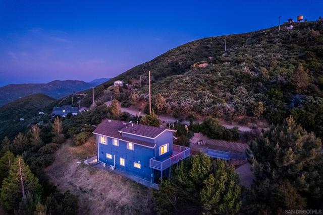 555 Manzanita Dr, Julian CA: https://media.crmls.org/mediaz/88f2c4b1-2f37-4a69-9a6c-757ca42bade9.jpg
