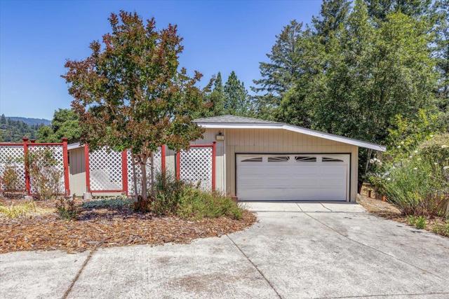 22187 Old Santa Cruz Highway, Los Gatos CA: https://media.crmls.org/mediaz/88f31311-e80a-46ee-8729-e8022eab13bc.jpg