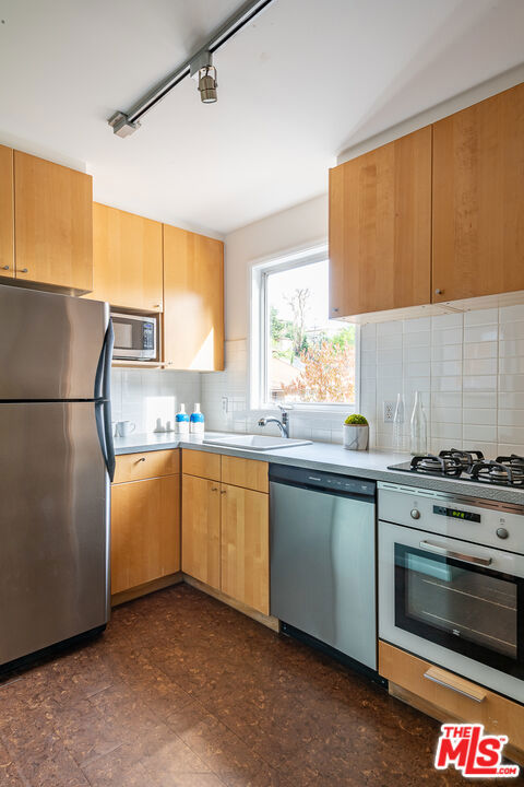 1855 Redcliff Street, Los Angeles CA: https://media.crmls.org/mediaz/88f468e7-a437-4615-b2ba-180ef6572223.jpg