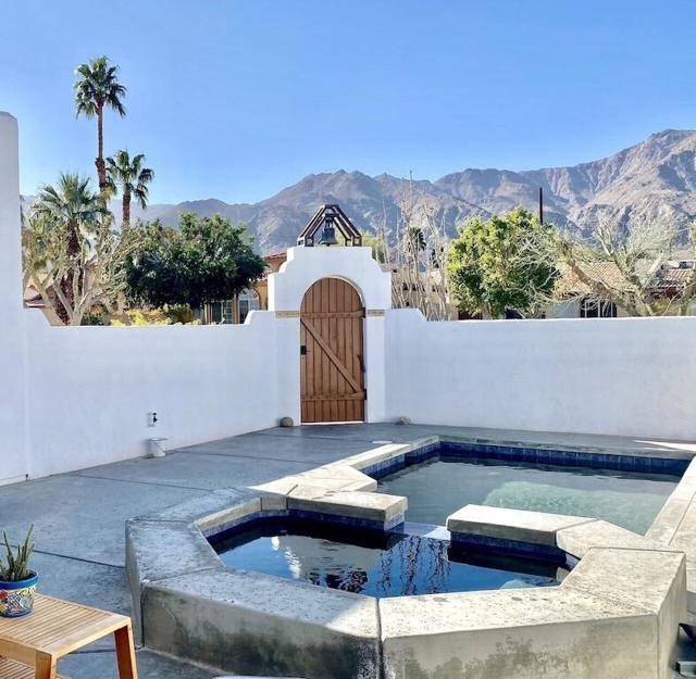 54860 Avenida Rubio, La Quinta CA: https://media.crmls.org/mediaz/88f4b0f7-0089-46ea-bef1-d1d7e2fb74d3.jpg