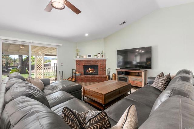 Detail Gallery Image 11 of 50 For 16553 Dartolo Rd, Ramona,  CA 92065 - 4 Beds | 2/1 Baths