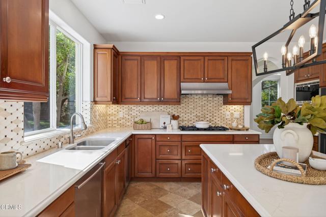 1708 Via Aracena, Camarillo CA: https://media.crmls.org/mediaz/88f618ba-efdc-4beb-9a88-c276adb660e0.jpg