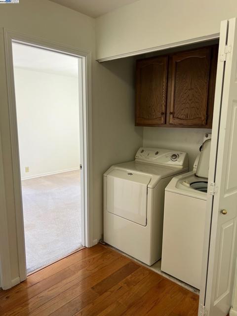 3242 Monika Ln, Hayward CA: https://media.crmls.org/mediaz/88f6b61e-df5e-4bd1-91dd-18ee8ccafa47.jpg