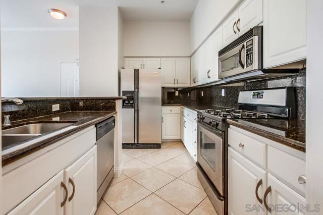 12376 Carmel Country Rd, San Diego CA: https://media.crmls.org/mediaz/88f82d6c-869f-4b02-ae5f-2217e721adf3.jpg
