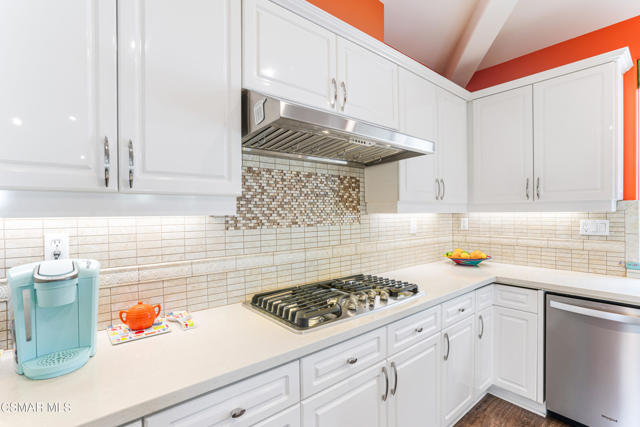 775 Parmenter Avenue, Thousand Oaks CA: https://media.crmls.org/mediaz/88f9305b-166a-4694-8f36-9454515a0ee0.jpg