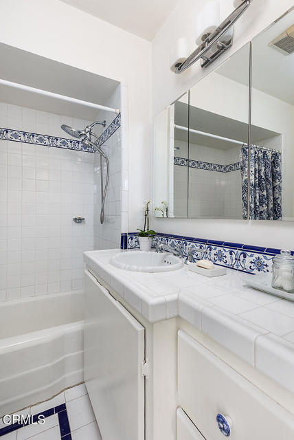 49 Annandale Road, Pasadena CA: https://media.crmls.org/mediaz/88f9ff5e-4b67-4cd7-b40b-ebcb0369f651.jpg