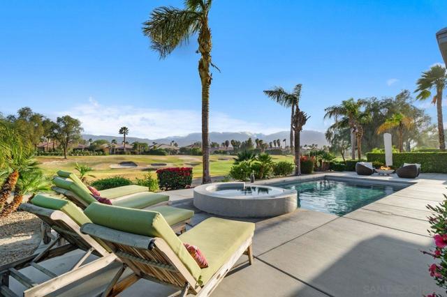 38 Calle Del Norte, Rancho Mirage CA: https://media.crmls.org/mediaz/88fa0d08-ad25-4a63-9e1f-07848d72de24.jpg