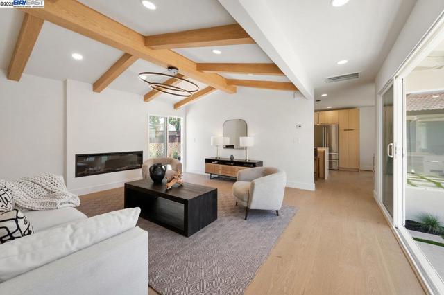 2662 Tuliptree Ln, Santa Clara CA: https://media.crmls.org/mediaz/88fa8408-66e5-45c0-b2c3-ccfd678e3508.jpg