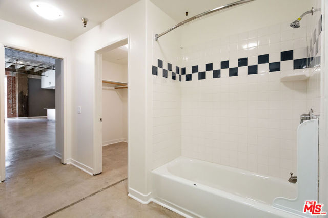 711 S Olive Street, Los Angeles CA: https://media.crmls.org/mediaz/88faa5ef-d549-499d-bacd-7165a63200a4.jpg