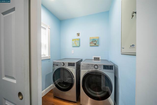 2421 Lincoln Ave, Richmond CA: https://media.crmls.org/mediaz/88fad6fa-fd3c-4bf3-af6d-f9742b0dbb12.jpg