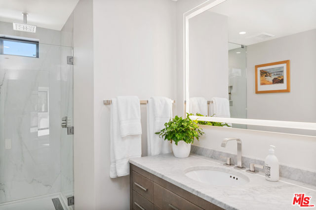 31866 Seafield Drive, Malibu CA: https://media.crmls.org/mediaz/88fb1a57-aa84-4a2e-b68f-9f5f9175d62d.jpg