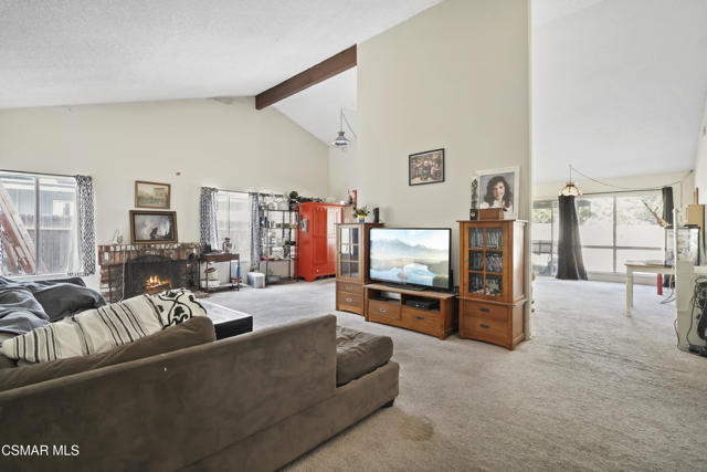 887 Erringer Road, Simi Valley CA: https://media.crmls.org/mediaz/88fb79ab-00c3-49ec-bcbc-03e43400bee6.jpg