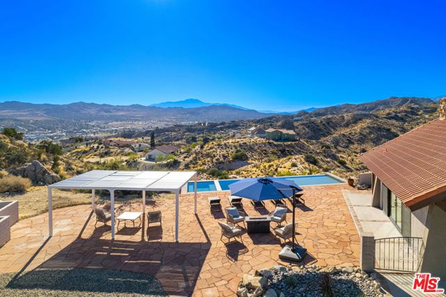 57387 San Juan Road, Yucca Valley CA: https://media.crmls.org/mediaz/88fc0b24-b65e-4aff-84ca-3a7a7f307303.jpg