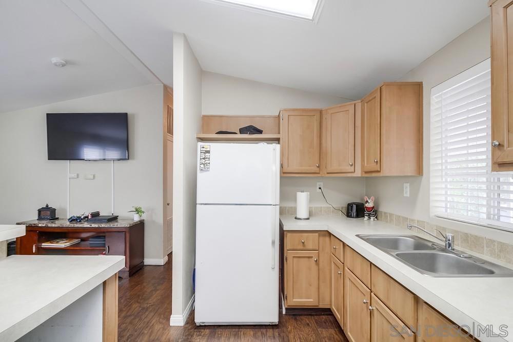 MLS #250032080SD image #10