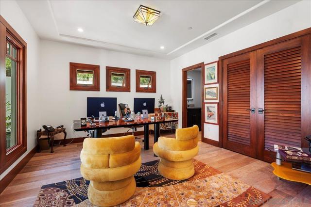 8018 La Milla, Rancho Santa Fe CA: https://media.crmls.org/mediaz/88fcc4b9-ab38-4f2c-9f8a-1d07467aed13.jpg
