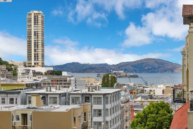 850 POWELL STREET, San Francisco CA: https://media.crmls.org/mediaz/88fcee8e-4499-4137-aa57-a58f53fc6d30.jpg