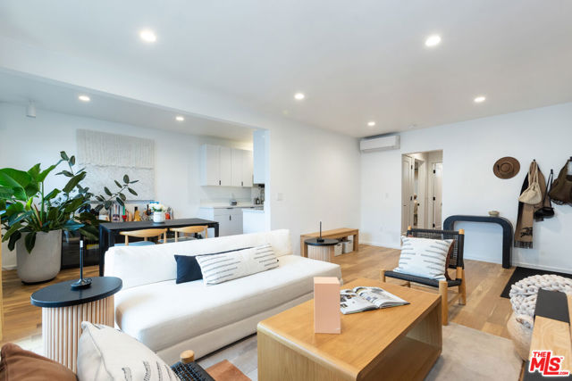 536 N Orlando Avenue, West Hollywood CA: https://media.crmls.org/mediaz/88fd304b-799d-4fce-95ad-7a17aa58733a.jpg