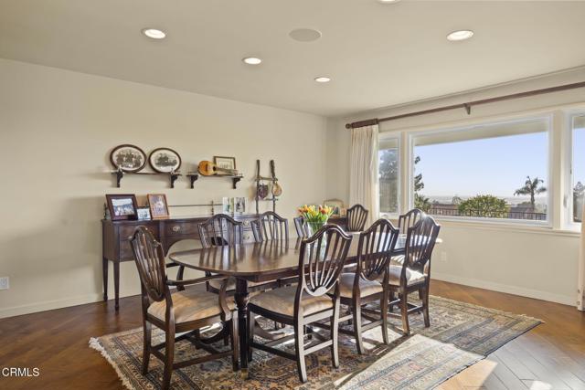 635 Via Del Cerro, Camarillo CA: https://media.crmls.org/mediaz/88fdb022-cc3c-42a9-9dba-c858d06aa3b7.jpg