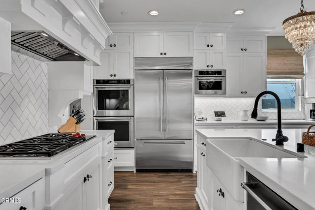 20752 Veneto Way, Porter Ranch CA: https://media.crmls.org/mediaz/88fdd010-e3df-40d0-8e38-c335ca09532c.jpg