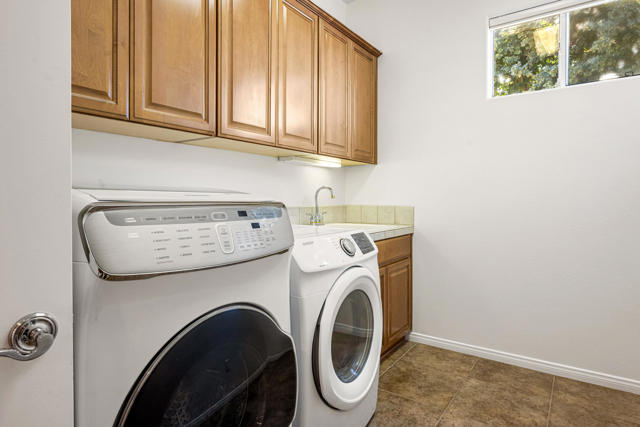 40747 Palm Court, Palm Desert CA: https://media.crmls.org/mediaz/88fdeb99-7f3c-4660-bad4-4ae2a7b8479e.jpg